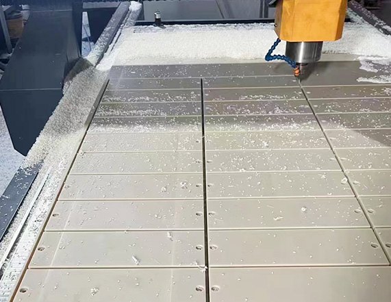 Custom injection molding tooling